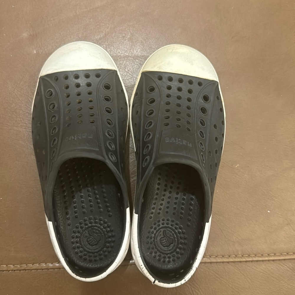 Size 10 tuxedo natives